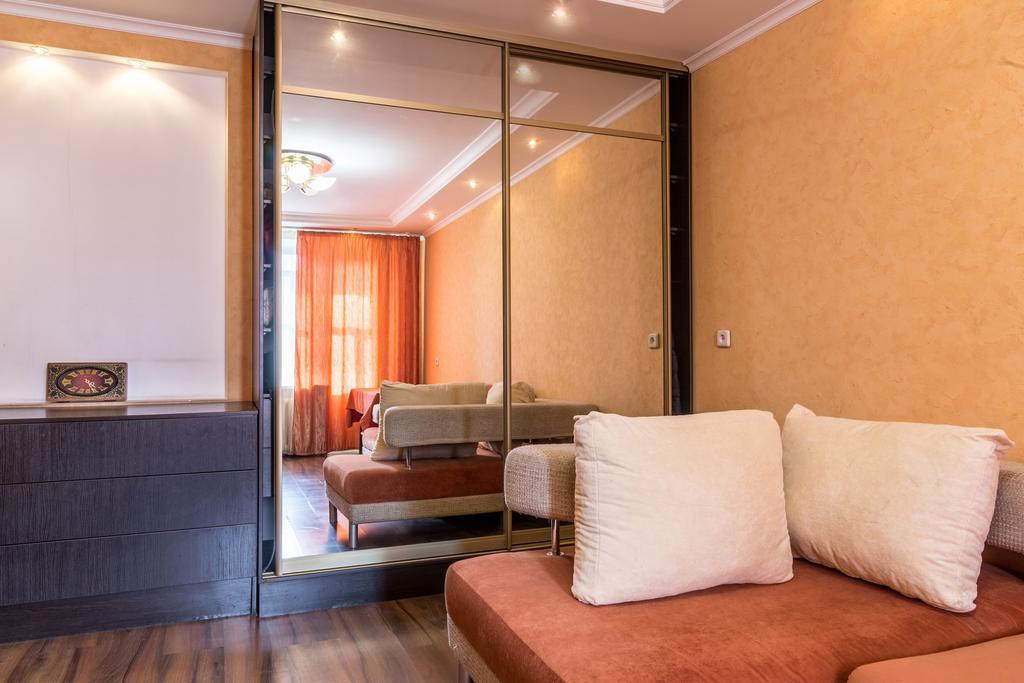 Apartment In The City Center Dnipro Exterior photo